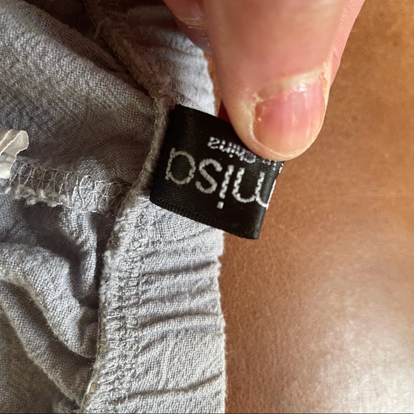 Carmisa tulip hem capris w/ butterflies - Picture 7 of 8